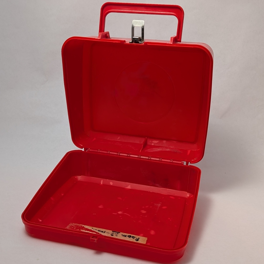 Care Bears Red Lunchbox and Thermos Set - Picture 8 of 10